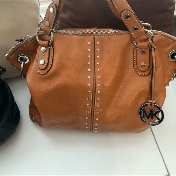 ALL LEATHER MICHAEL KORS TOTE - Picture 2 of 6